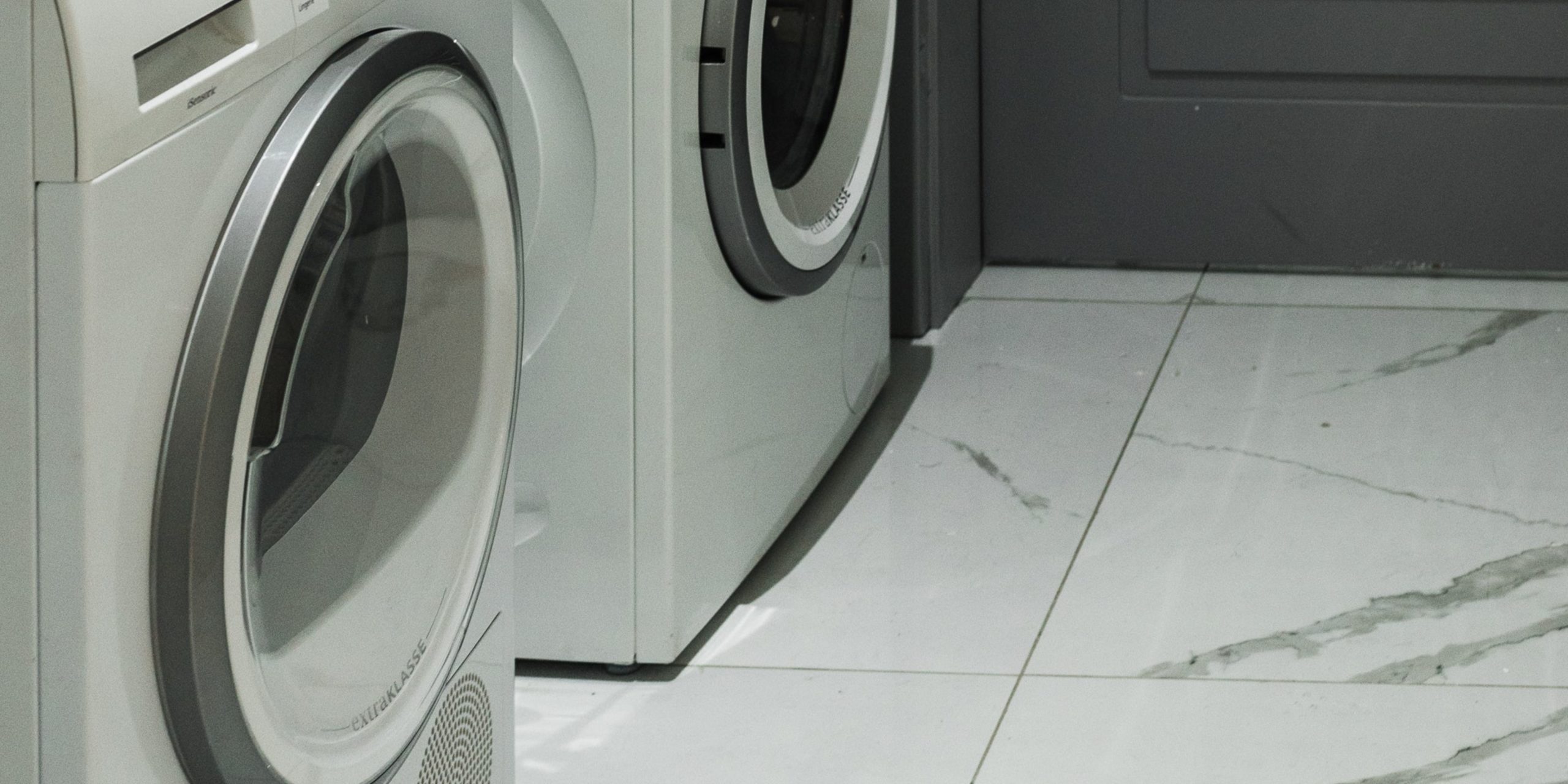 Your simple guide to laundry room floor ideas | Walk The Plank